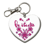 Drevená kľúčenka