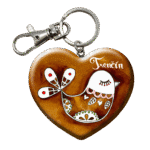 Drevená kľúčenka