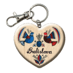 Drevená kľúčenka