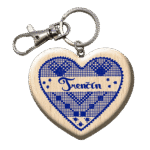 Drevená kľúčenka