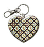 Drevená kľúčenka – Svidník – vzor tradičnej výšivky – Obrázok 2