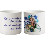 Presso šálka – žena v kroji pri káve – čo si zaseješ, to budeš žať